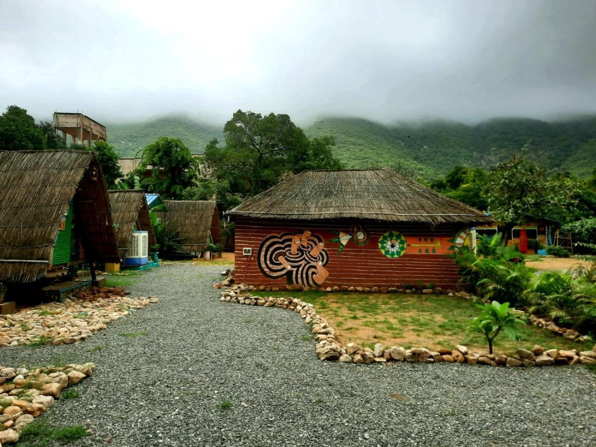 นมัสเต อินเดีย ปุษกร Hostel พุชการ์ ภายนอก รูปภาพ