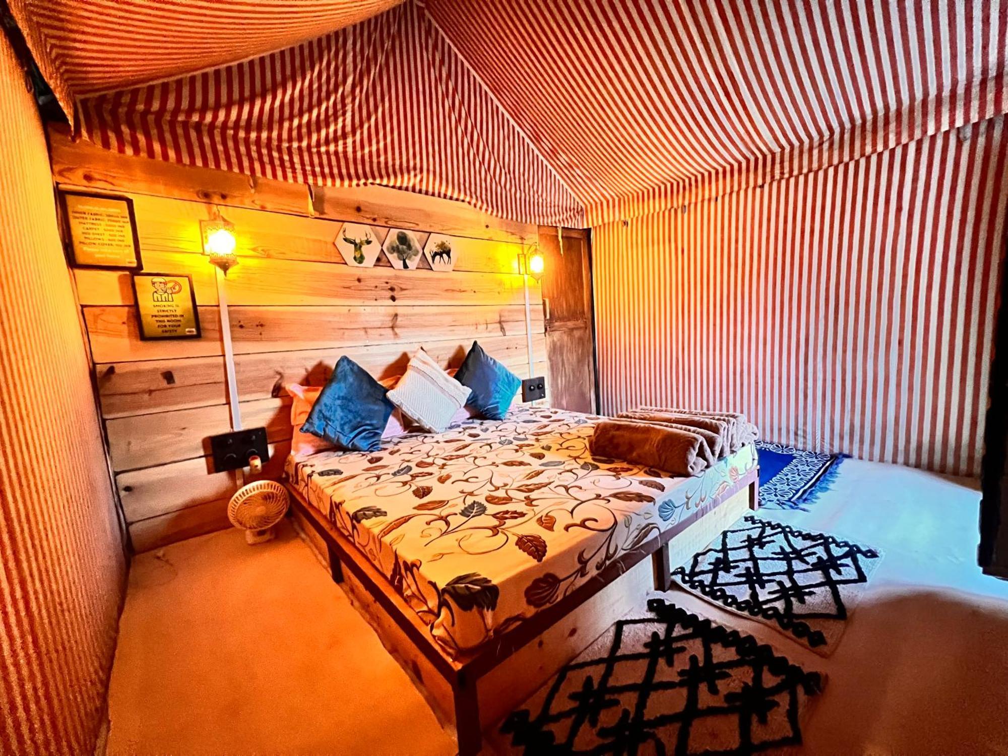 นมัสเต อินเดีย ปุษกร Hostel พุชการ์ ภายนอก รูปภาพ