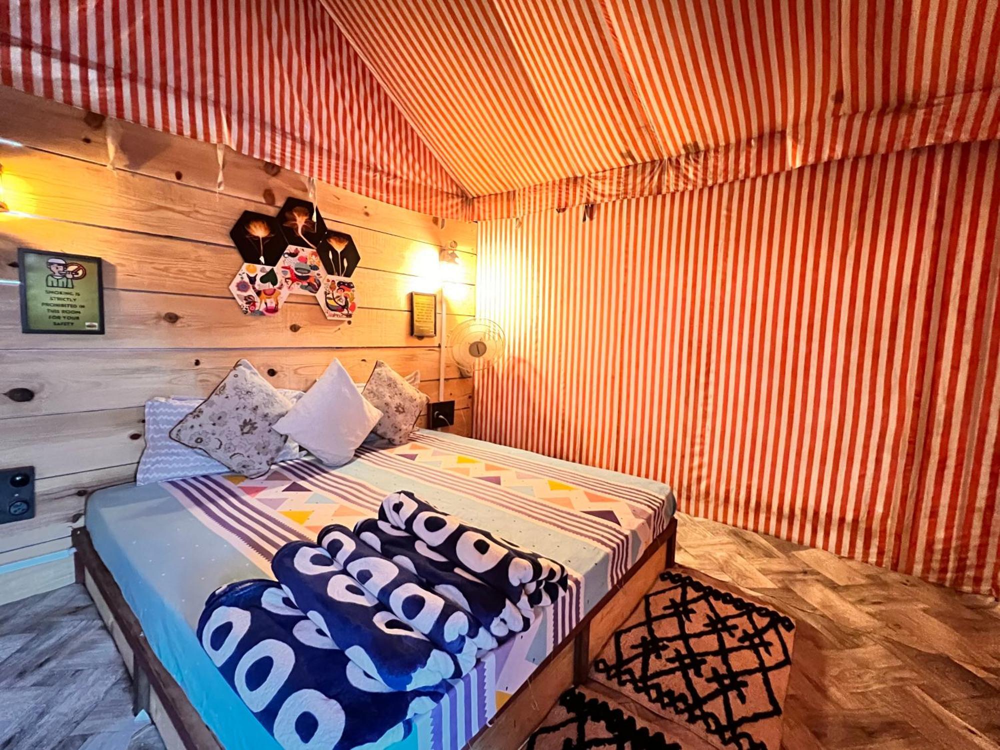 นมัสเต อินเดีย ปุษกร Hostel พุชการ์ ภายนอก รูปภาพ